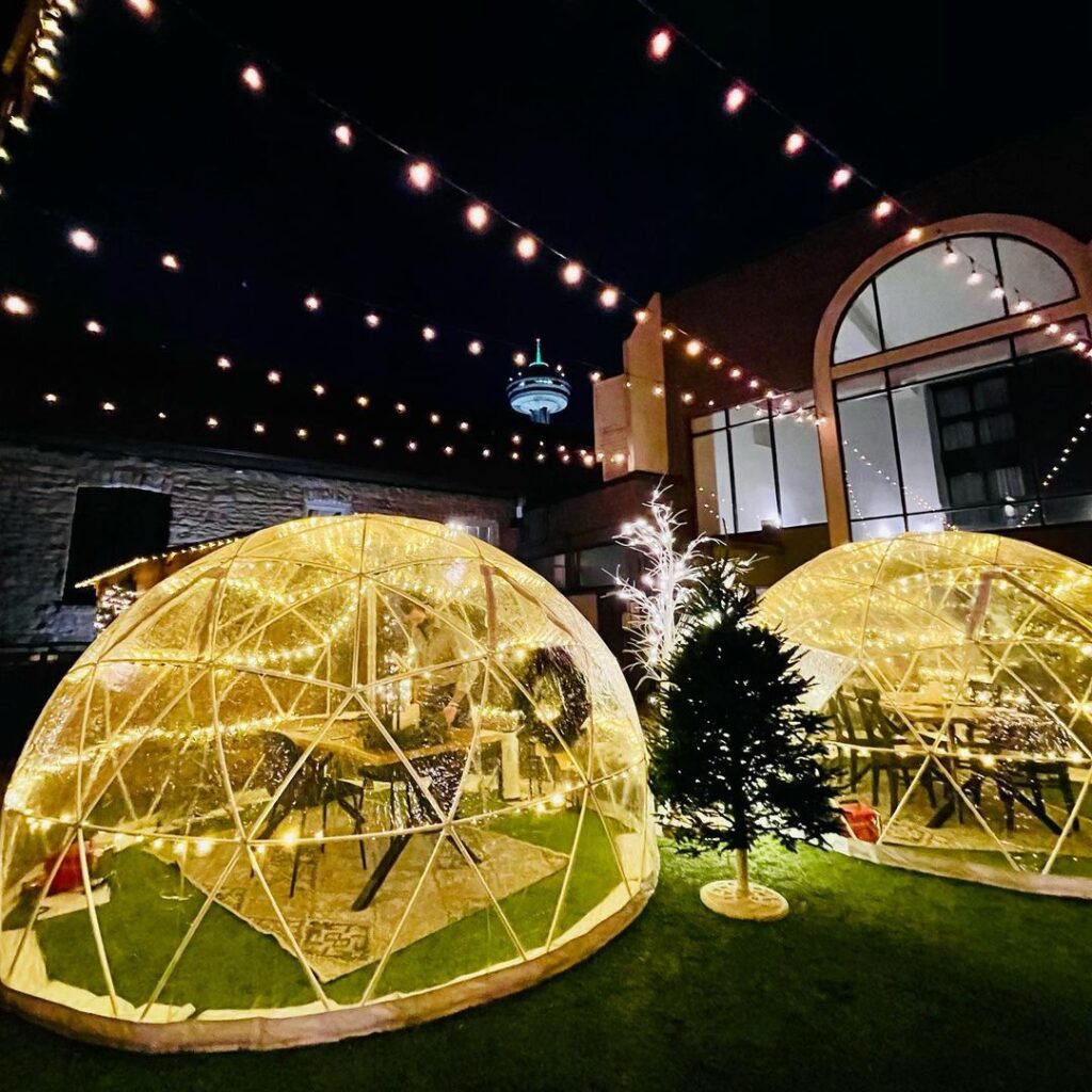 Old Stone Inn In Niagara Lets You Sip Tea In A Glowing Dome