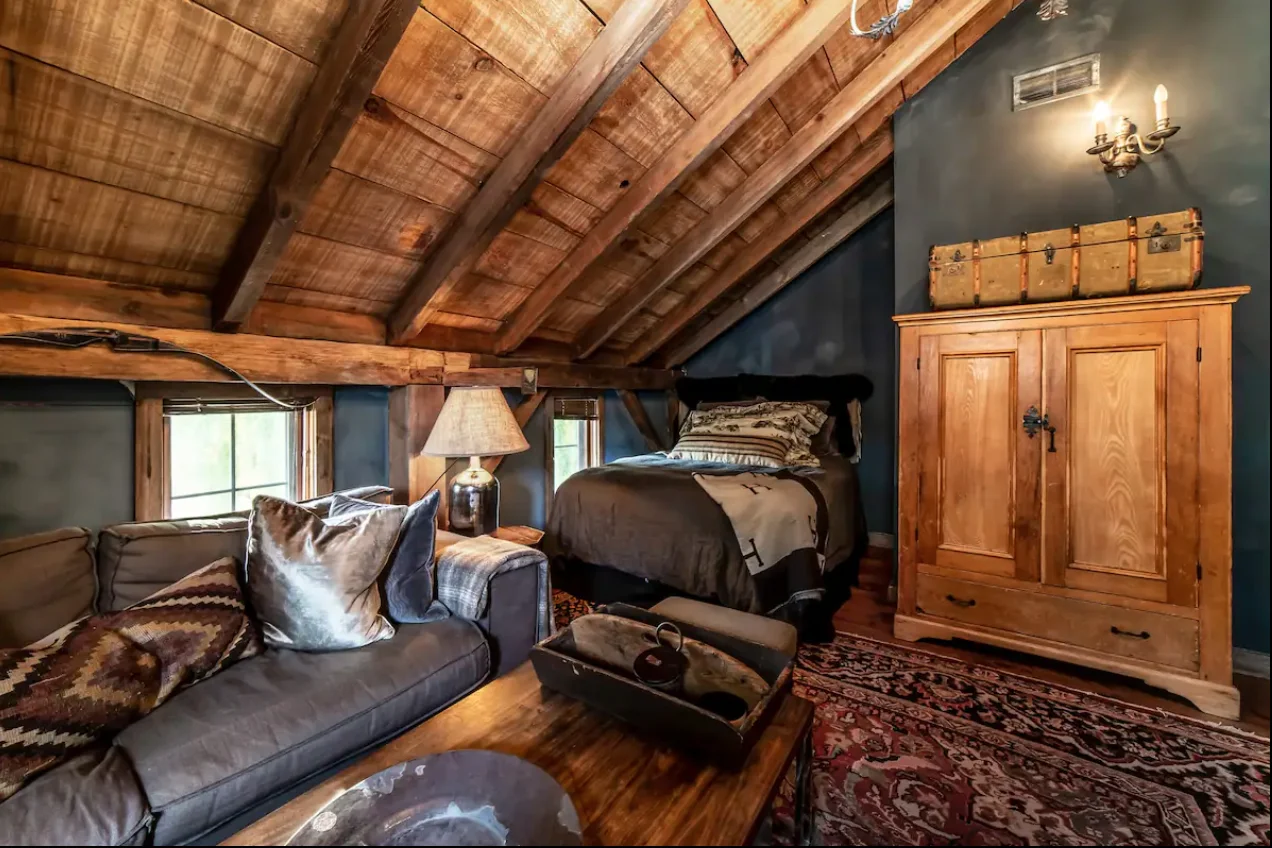 Niagara Barn Airbnb
